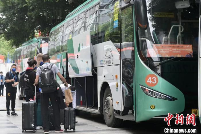 国米队长劳塔罗已经接近续约，球迷们期待这成为圣诞礼物。